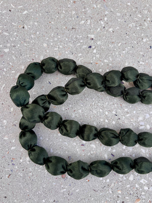 Collar bolas madera y seda