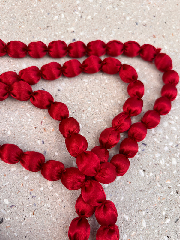 Collar bolas madera y seda