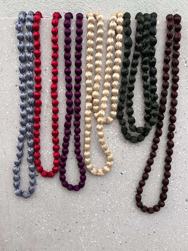 Collar bolas madera y seda