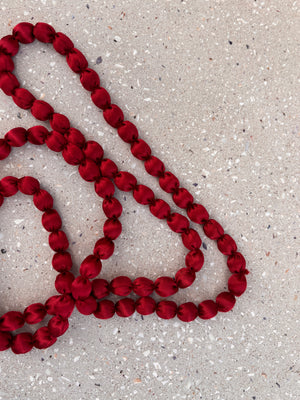 Collar bolas madera y seda