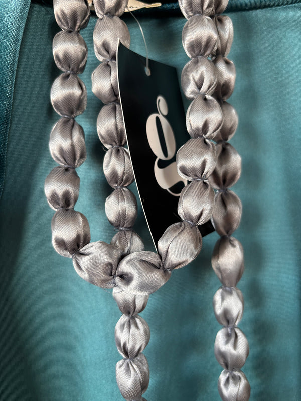 Collar bolas madera y seda